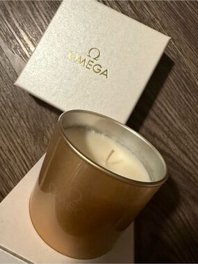 Omega signature Gold Candle